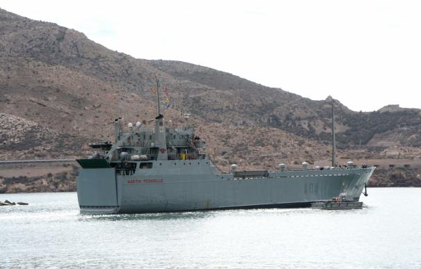El buque de transporte ligero 'Martín Posadillo' zarpa hacia el Líbano y Turquía