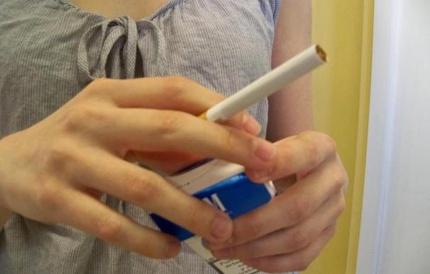 Desde hoy mismo las cajetillas de tabaco será hasta 15 céntimos más caras tras la subida de impuestos aprobada por el Gobierno.