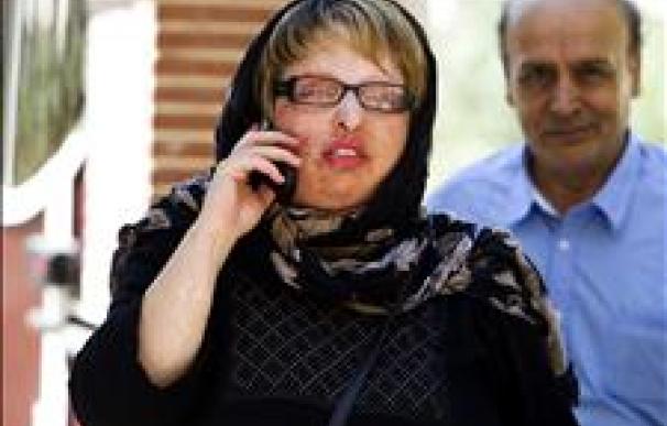 Una mujer iraní desfigurada perdona in extremis al hombre que le arrojó ácido