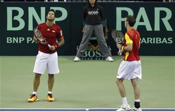 EEUU sigue vivo en la Davis contra España al ganar los dobles