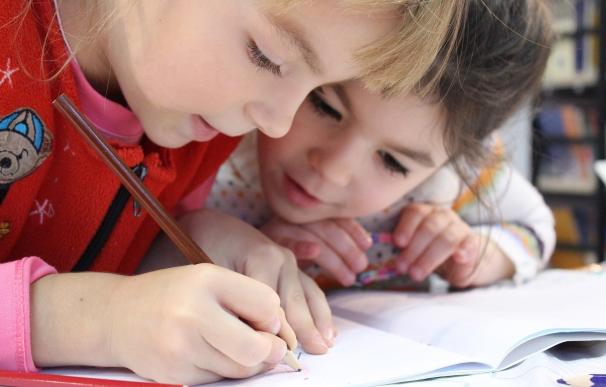 CONCAPA critica que CEAPA "aliente" a las familias a que los niños no cumplan con sus obligaciones, como son los deberes
