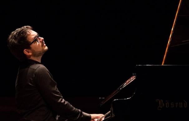 El pianista valenciano Rubén Talón interpreta Beethoven, Chopin y Falla en el Palau