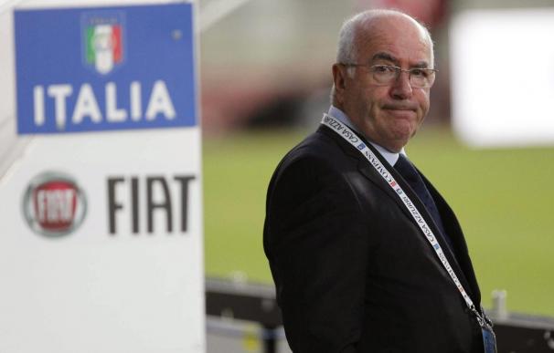 El presidente del fútbol italiano acepta la sanción de 6 meses por un comentario racista