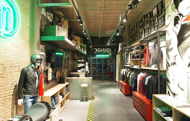 La firma británica de motos Norton abre en Barcelona su primera tienda de ropa a nivel mundial