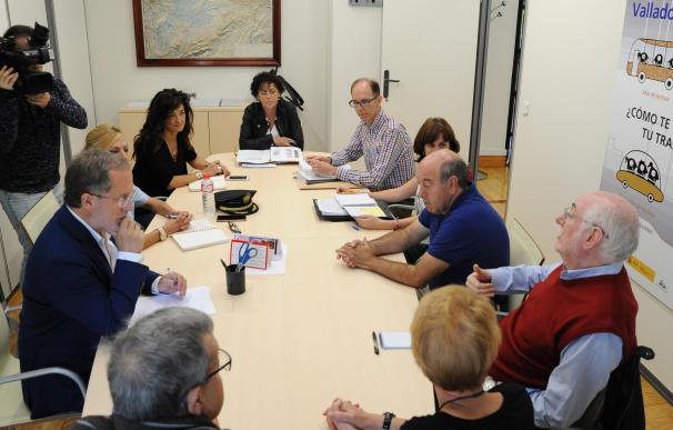 Tres concejalías del Ayuntamiento de Valladolid se coordinarán para buscar solución al "hacinamiento" en la calle Flor
