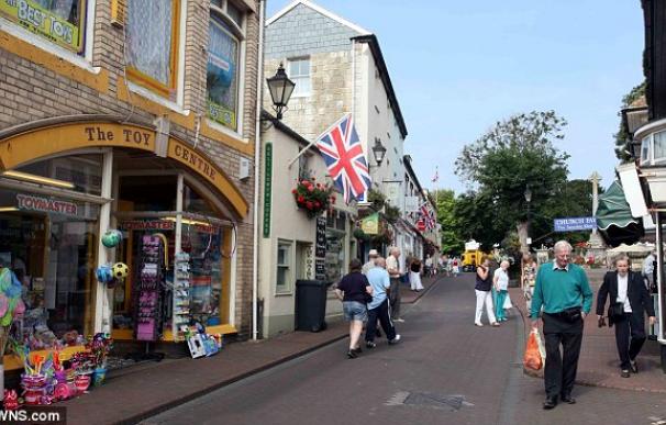 Una de las calles más turísticas de Sidmouth, Inglaterra.