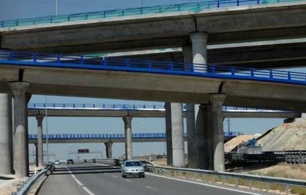 El PSOE critica la "incapacidad del Gobierno" para dar viabilidad a las autopistas de peaje de Madrid