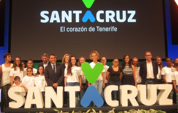 Santa Cruz de Tenerife renueva su imagen y se reivindica como el "corazón" de la isla