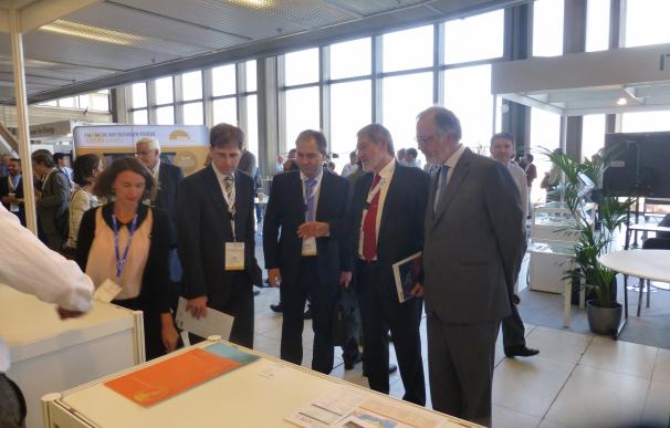 Asociación Ineustar promociona en Praga la candidatura del acelerador de partículas