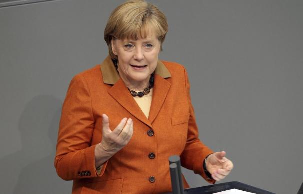 Merkel desea que Grecia permanezca en la eurozona a pesar de las dificultades