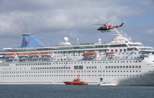 Cinco fallecidos y 3 heridos al caer al mar un bote de un crucero en La Palma