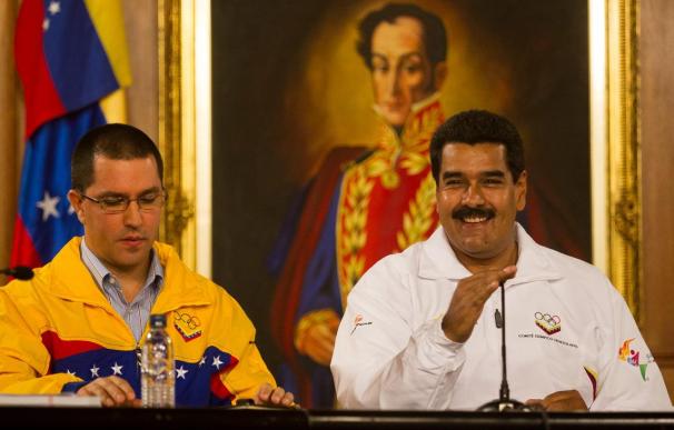 El presidente Maduro pide que Margallo "saque sus narices" de Venezuela