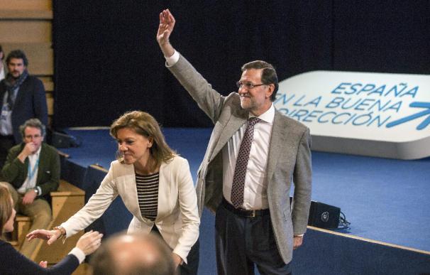 La secretaria general del Partido, María Dolores de Cospedal, y el presidente del Gobierno, Mariano Rajoy.