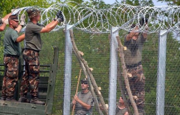 Hungría levantó un muro de 175 km en el mes de junio de 2015 / AFP