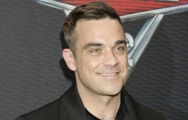 Robbie Williams lamenta haber pasado su juventud en rehabilitación