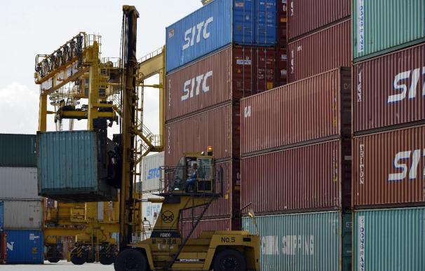 El récord en exportaciones reduce un 68,8 % el déficit comercial hasta junio