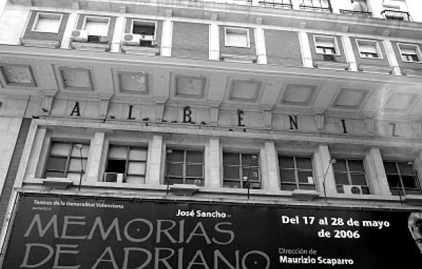 'Okupas' del Hotel Madrid y Amigos del Albéniz se enfrentan de nuevo por el futuro del teatro