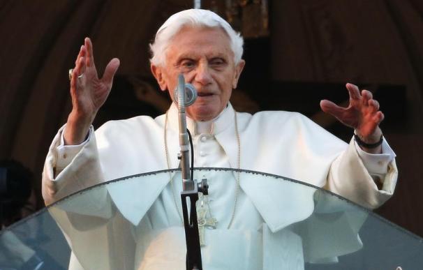 Finaliza el pontificado de Benedicto XVI; el papado queda vacante