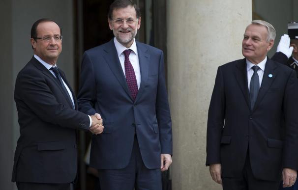 Rajoy llegó al Palacio del Elíseo en París para la cumbre hispano-francesa