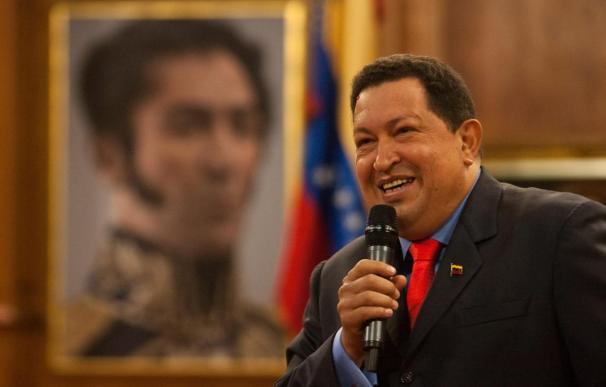 Chávez seguirá con su socialismo y Capriles asume el liderazgo opositor