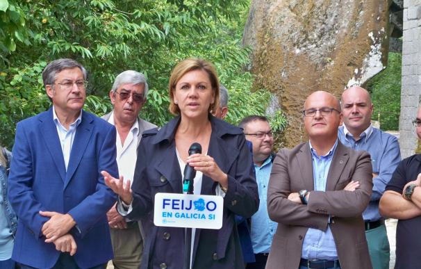 De Cospedal pide el voto para Feijóo para que los gallegos eviten "aventuras, bloqueos y que se les tome el pelo"