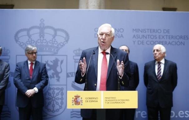 Margallo espera que el PSOE recupere el sentido: "Esto empieza a rayar el esperpento de Valle-Inclán"