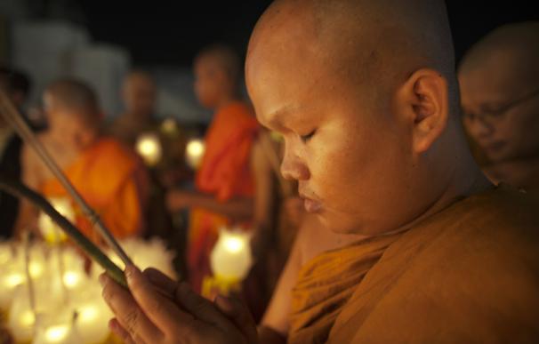 En la mente de un monje budista tailandés, nada puede preocupar más que el daño que recibe un hermano.