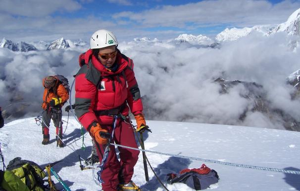 Una avalancha de piedras sorprende a un grupo de 15 españoles en el Himalaya, con un posible fallecido