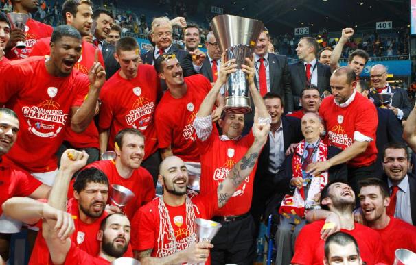 La plantilla del Olympiacos celebra la Euroliga del pasado año