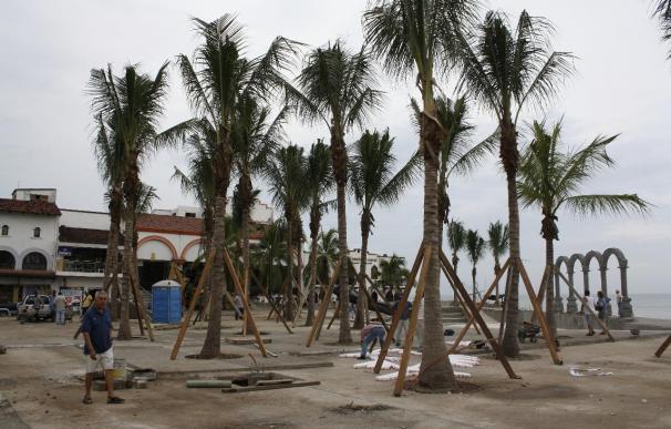El huracán "Jova" se debilita a categoría 1 después de tocar tierra en México