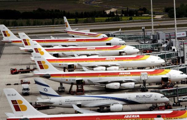 Iberia convoca a los sindicatos para negociar las medidas de productividad