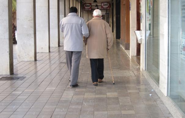 El 61,3% de los ancianos catalanes no llega a final de mes