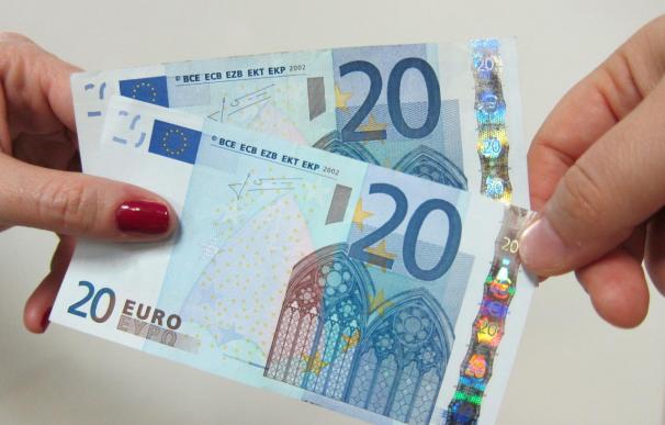 Hoy entra en vigor la prohibición para transacciones comeciales en efectivo que superen los 2.500 euros.