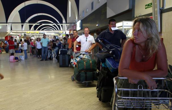 Aena cobrará un euro por usar los carros portaequipajes de sus siete mayores aeropuertos