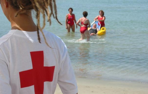 Cruz Roja ha realizado más de 9.300 atenciones en playas de Cantabria este verano