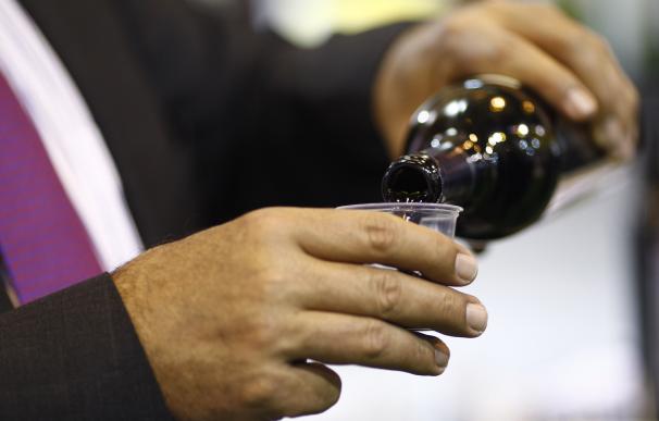 Un proyecto de la UAB estudia la reutilización de botellas del sector vitivinícola
