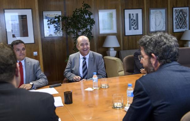 El Gobierno de España realizará una nueva subasta de energía eólica y fotovoltaica específica para Canarias