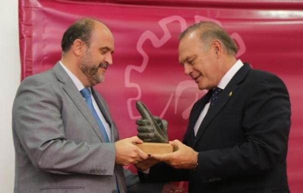 El periodista Pedro Piqueras recibe el premio 'Cuchillero Mayor del Año': "Mi mejor currículum, ser de Albacete"