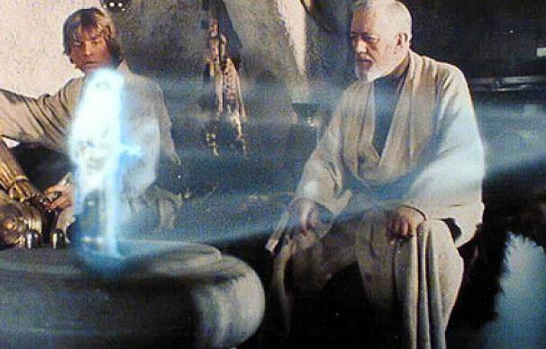 Fotograma de la película en que R2-D2 emite el mensaje holográfico de la princesa Leia