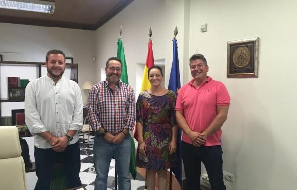 La Junta muestra su apoyo al XIV Congreso Nacional Toro de Cuerda que se celebrará en Carcabuey
