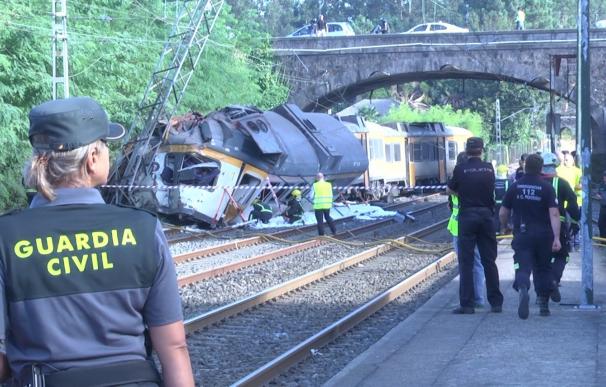 Cuatro muertos y 47 heridos al descarrilar un tren de pasajeros en O Porriño (Pontevedra)