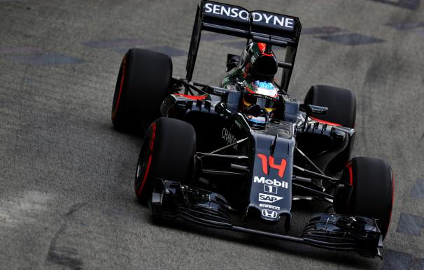 Sainz y Alonso brillan y saldrán 6º y 9º en Singapur con Rosberg en la 'pole'