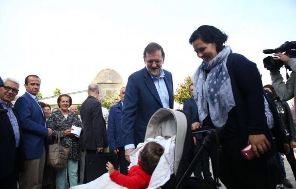 Rajoy advierte que la alternativa a Feijóo sería "letal" en una visita a la tierra de Fraga y evita decir su porra