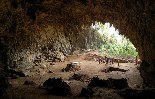 Aparecen restos humanos delatores en la cueva de los Hobbit