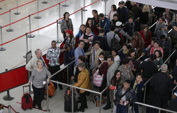 El miedo al ébola crece en EE.UU. pese a las medidas de seguridad en los aeropuertos