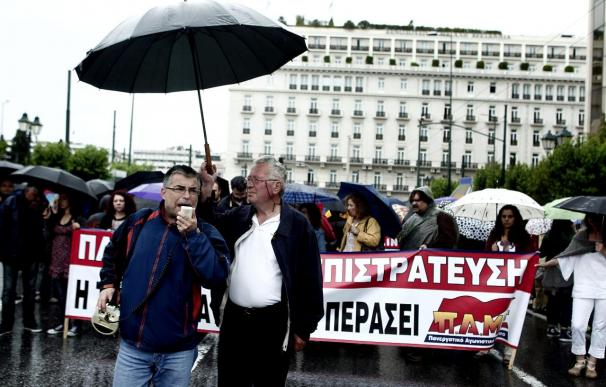 El sindicato de profesores griegos desconvoca la huelga pero mantiene la protesta