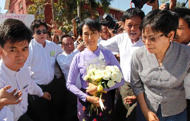 La Comisión Electoral birmana autoriza la candidatura de Aung San Suu Kyi