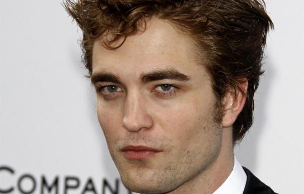 Robert Pattinson quiere una relación 'profesional' con Kristen Stewart