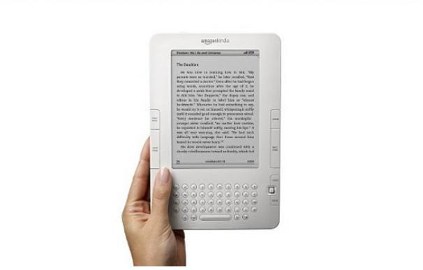 Amazon apuesta por mejorar su lector de libros electrónicos Kindle
