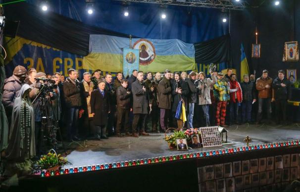 El Maidán aprueba un Gobierno de Unidad ucraniano encabezado por Yatseniuk